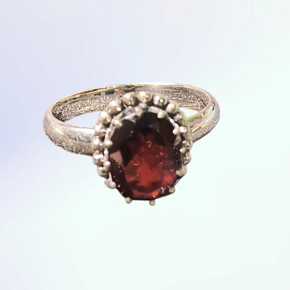Garnet Gemstone & Sterling Silver Solitaire Ring